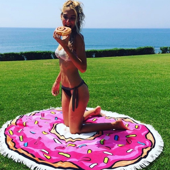 Accessories - Donut Beach Blanket 🍩 🏝